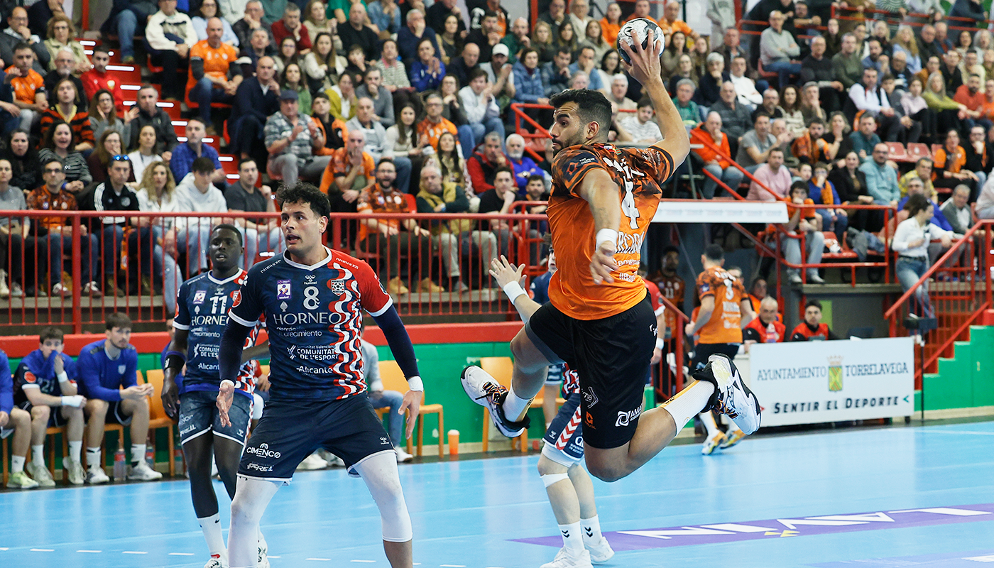 Emocje do ostatniej sekundy w ASOBAL - decydujący rzut karny i gol na wagę remisu